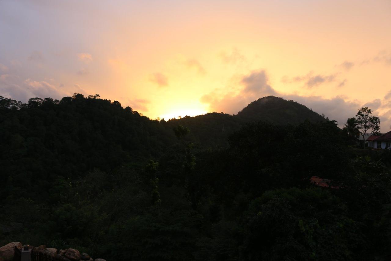 Sanatha Suwaya Villa Kandy Kültér fotó